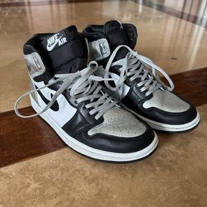 Wmns Air Jordan 1 Retro High OG 'Silver Toe' – Size US 7 W
